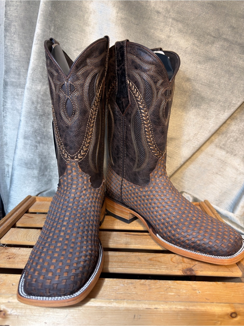 Rock’em Brown Western Cowboy Boots Square Toe W/Woven Leather. Size 11EE (Wide)